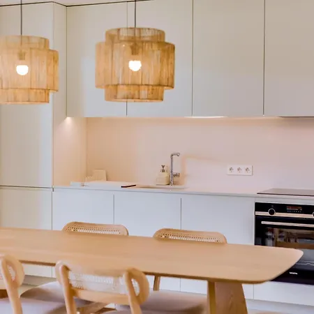 Elegant 2bdr In The Nine - X Lejlighed *